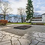 Krueger's Crib By Staysville 4*